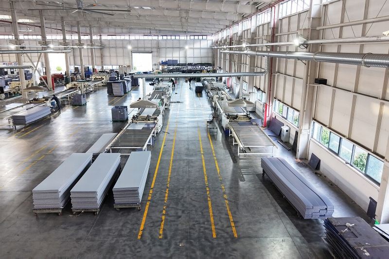 In-House Sleeve Pallet Box Manufacturing Facility In-House Sleeve Pallet Box Manufacturing Facility